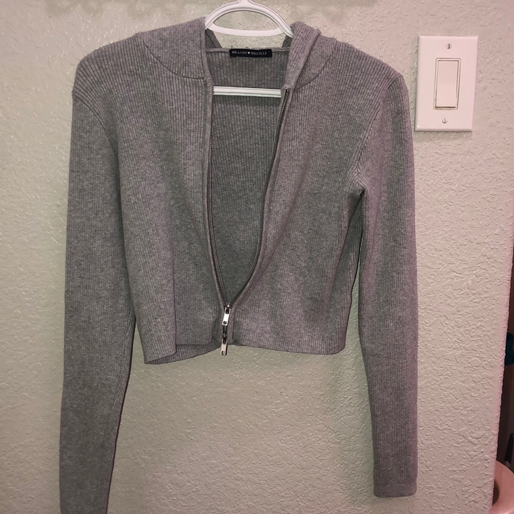 Cute cropped gray sweater